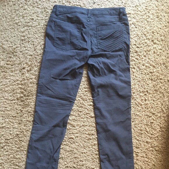 Stylish gray activewear prAna pants - Picture 3 of 7